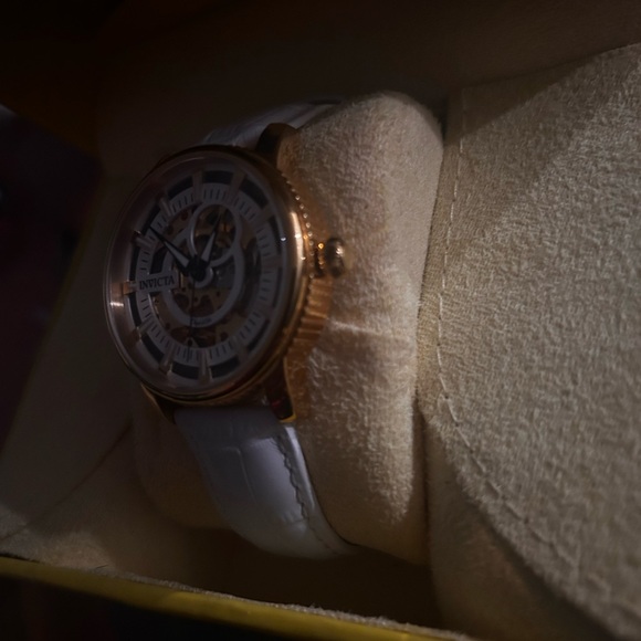 Invicta Gold and White Watch - Picture 3 of 8